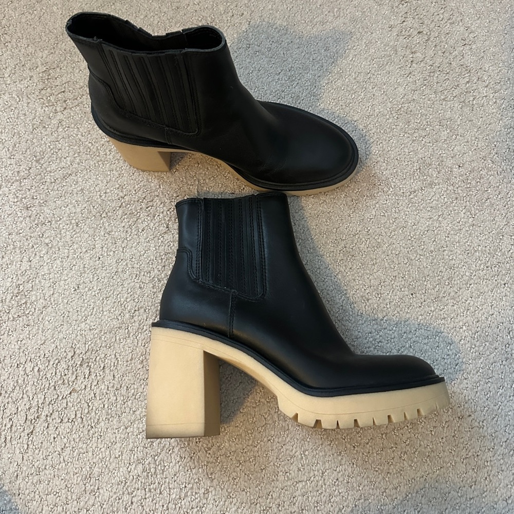 Dolce vita black boots with a cream rubber sole size women’s 9